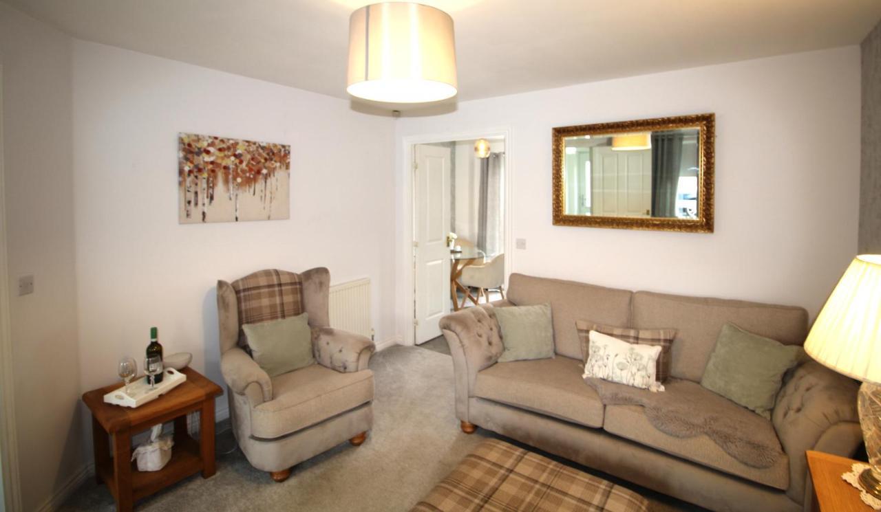 Ashington - 2 Bedroom House - Beautifully Decorated & Furnished - Large Garden Exterior photo